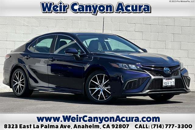2022 Toyota Camry Hybrid SE