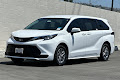 2022 Toyota Sienna LE